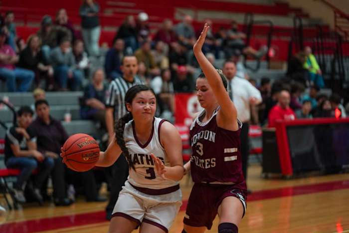 mathis-london-girls-basketball-playoffs00079